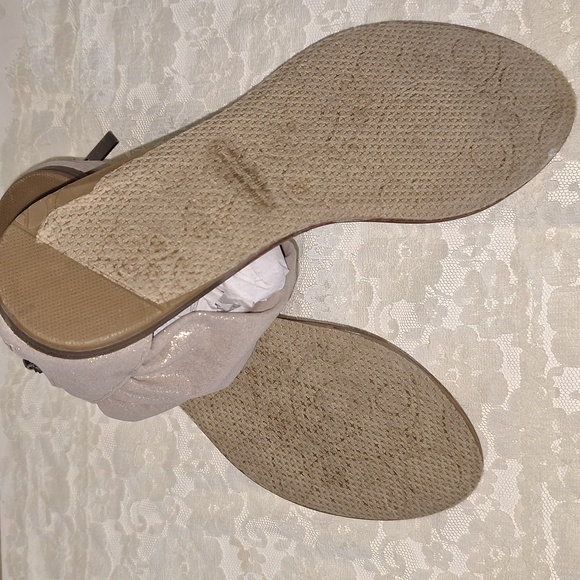 NIB Flourish Sandals Size 7 - Picture 7 of 11